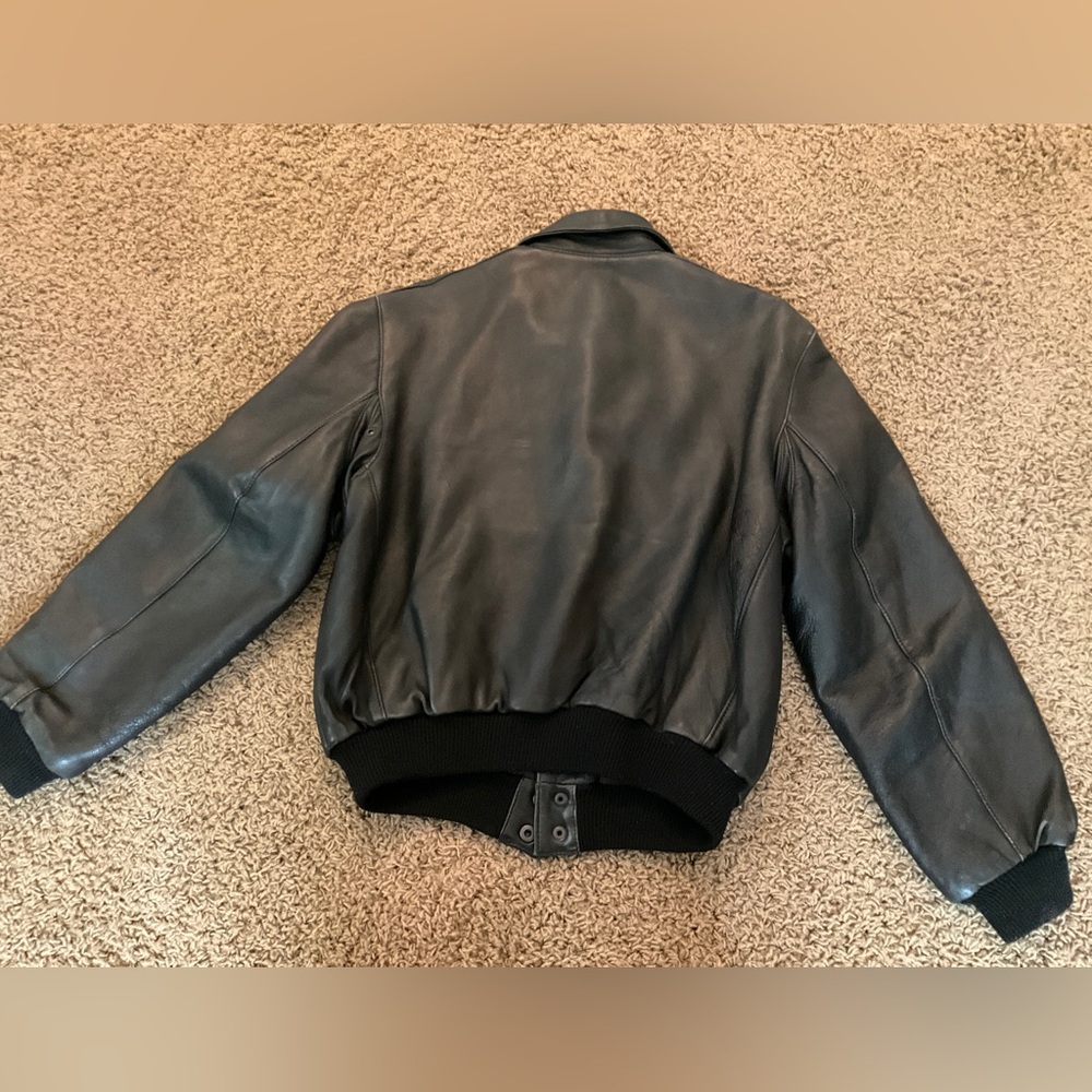 Women’s Vintage Early 90’s Black Leather Bomber Jacket-Zipper, Buttons, Pockets - Picture 8 of 16